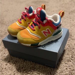 New Balance multi colored